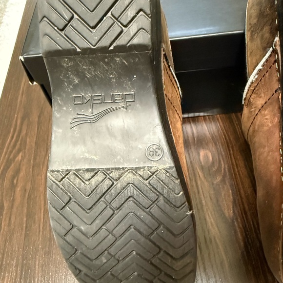 💥SEND OFFERS…Dansko Clogs💥 - Picture 9 of 10
